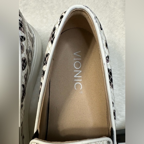 Vionic Dinora Leopard Brow Snake Print Leather Slip-On  Flats with Textured Sole - Picture 3 of 16